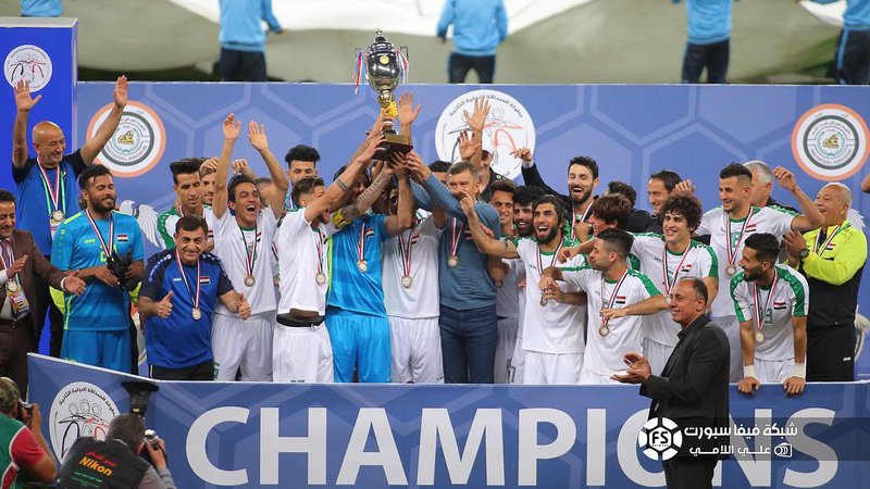 Fotografija: Srečko Katanec in njegovi izbranci so se v Basri veselili prve velike zmage. FOTO: Iraq Soccer