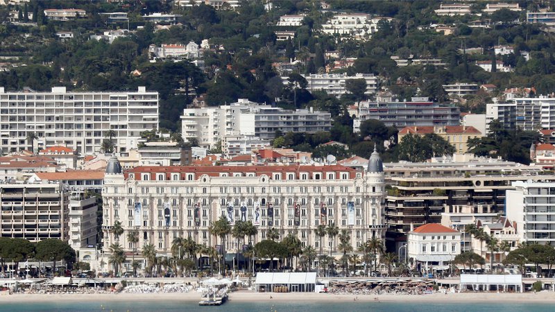 Fotografija: Cannes je arhitekturno lepo mesto z ljubkim starim delom na hribčku Suquet, ni preveliko in nima odurnosti nekaterih sredozemskih mest.