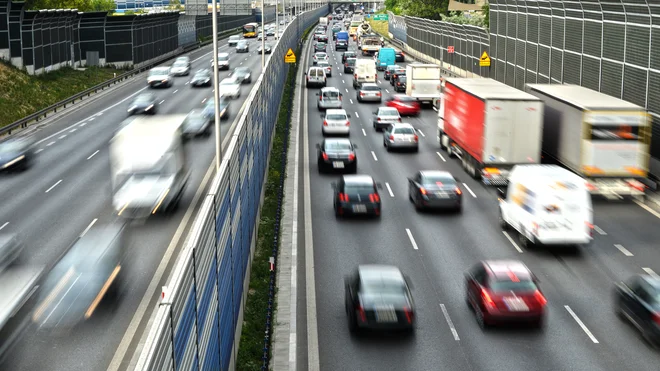 Vožnja po desni strani danes po svetu prevladuje, tudi v Evropi. FOTO: Shutterstock