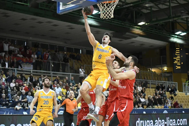 Marjan Čakarun je močan adut Sixta Primorske pod obroči. FOTO: ABA