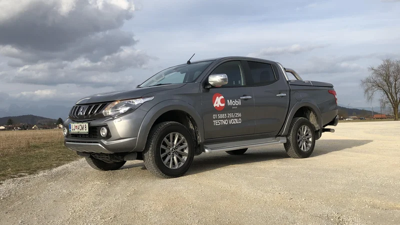 Fotografija: Mitsubishi L200 je zajeten avtomobil. FOTO: Aljaž Vrabec