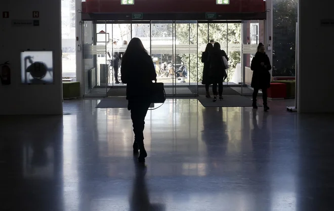 Evropski poslanci so danes potrdili trikratno povečanje sredstev namenjenih za študentske izmenjave v okviru programa Erasmus+. FOTO:&nbsp;Blaž Samec/Delo