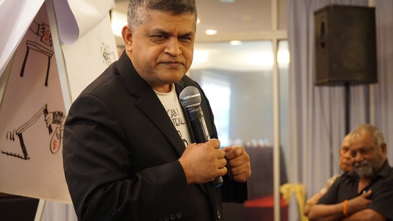 Fotografija: Ustvarjalci, kot je Zunar, so očrnili­ ugled vladajoče elite. FOTO: Wikipedija