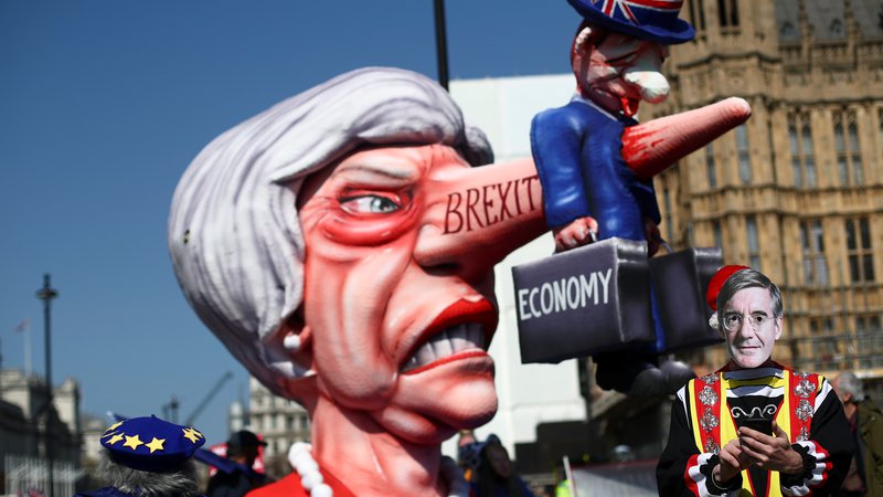 Fotografija: Zagovorniki mehkega brexita se morajo vprašati, ali bi tovrstna alternativa ločitvenemu sporazumu v očeh večine volivcev še odražala izid ­referenduma iz leta 2016. Foto Reuters