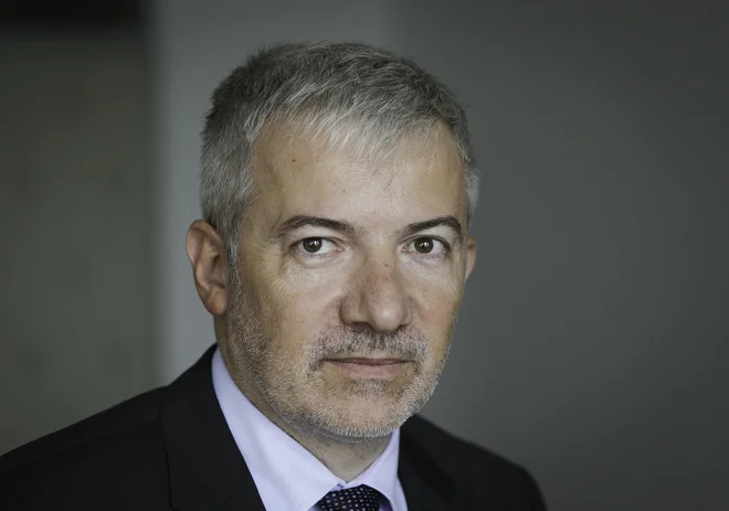 Odhod Damirja Topolka z mesta direktorja direkcije za infrastrukturo zahteva premier. FOTO: Jože Suhadolnik/Delo