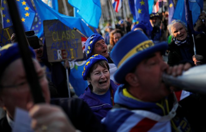 Če britanska politika ne bo našla rešitve, bo Velika Britanija 12. aprila izstopila iz EU brez dogovora. FOTO: Alkis Konstantinidis/Reuters