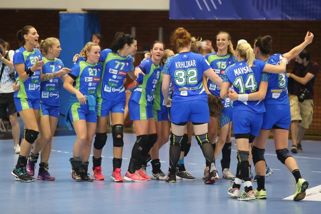 Bo žreb naklonjen slovenskim rokometašicam? FOTO: Tomi Lombar/Delo