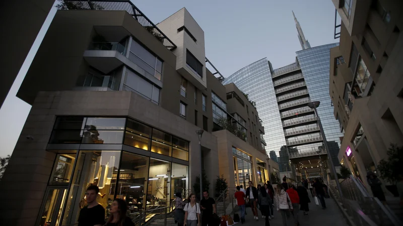 Fotografija: Porta Nuova zadnja leta slovi kot bančno-poslovna četrt. Foto Blaž Samec