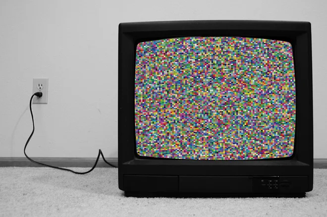 Če varovanec doma za starejše nima svojega sprejemnika, mu ni treba plačevati RTV-prispevka.<br />
Foto: Miša Arko