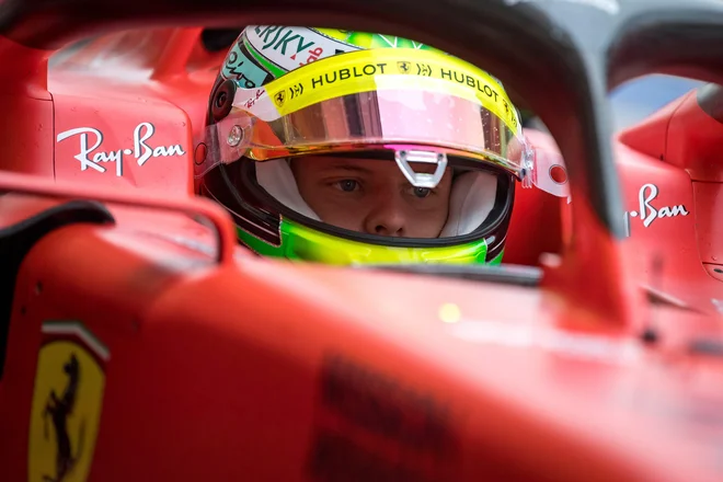 Mick Schumacher je&nbsp;na testiranju formule 1 opozoril na svojo nadarjenost. FOTO: AFP