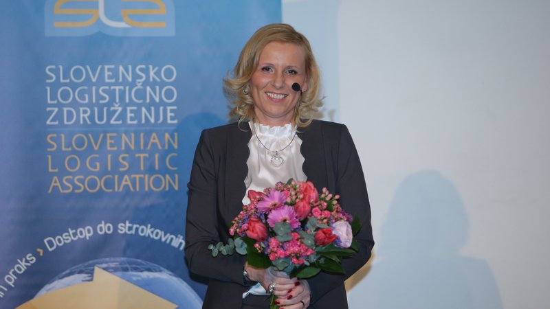 Fotografija: Valerija Špacapan Friš, generalna direktorica DB Schenker, je prejela priznanje Logist leta 2018. FOTO: Jože Suhadolnik/Delo