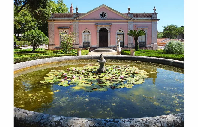 Portugalci ne dovolijo, da bi Madonna na konju kopitljala po palači Quinta Nova da Assunção. Foto: Reuters