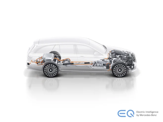 Priključni hibridi večinoma združujejo bencinski in električni motor, pri znamki Mercedes-Benz pa tudi sodelujeta dizel ih elektrika. Foto Foto Daimler Daimler Ag
