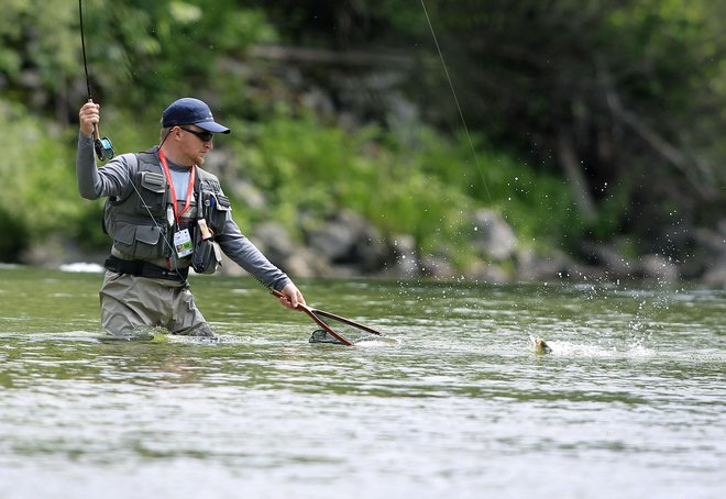 Slovenija ima izjemne vode za športni ribolov. Foto: Leon Vidic/Delo