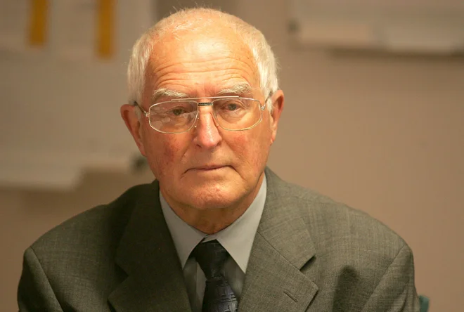 Dr. Marjan Česen: »Zelo očitno je pomanjkanje zdravnikov na obmejnih območjih.« FOTO Igor Zaplatil