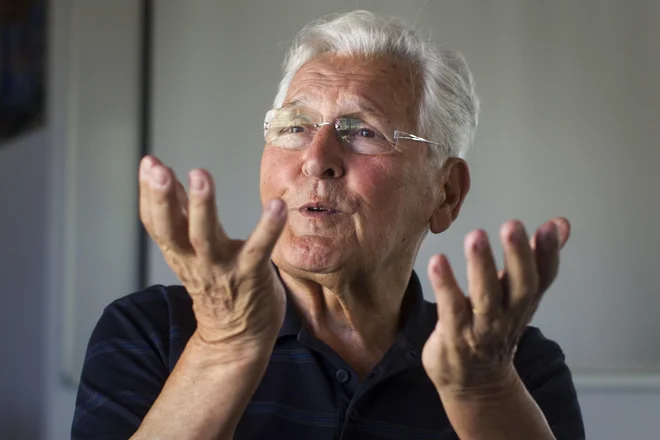 V Sloveniji, tako kot v drugih postkomunističnih oziroma tranzicijskih državah, še vedno poteka socialna diferenciacija, le da je spopad, ki temelji tudi na nizki politični kulturi, bolj prikrit, ugotavlja dr. Niko Toš. Foto Voranc Vogel