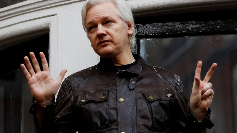 Fotografija: Julian Assange je na ekvadorskem veleposlaništvu že od leta 2012. FOTO: Peter Nicholls/Reuters