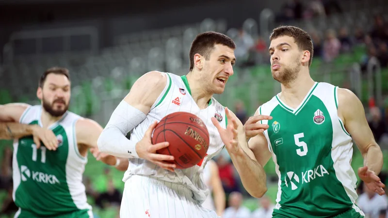 Fotografija: Aleksandar Lazić pred tremi tedni ni dosegel niti točke proti Krki, tokrat je bil med najboljšimi v derbiju. FOTO: Petrol Olimpija