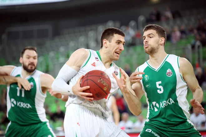 Aleksandar Lazić pred tremi tedni ni dosegel niti točke proti Krki, tokrat je bil med najboljšimi v derbiju. FOTO: Petrol Olimpija