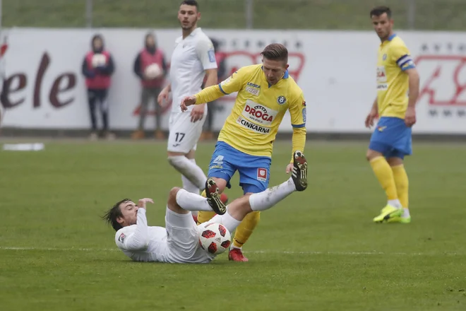 Lovro Cvek je eden od motorjev celjske igre. FOTO: Leon Vidic/Delo