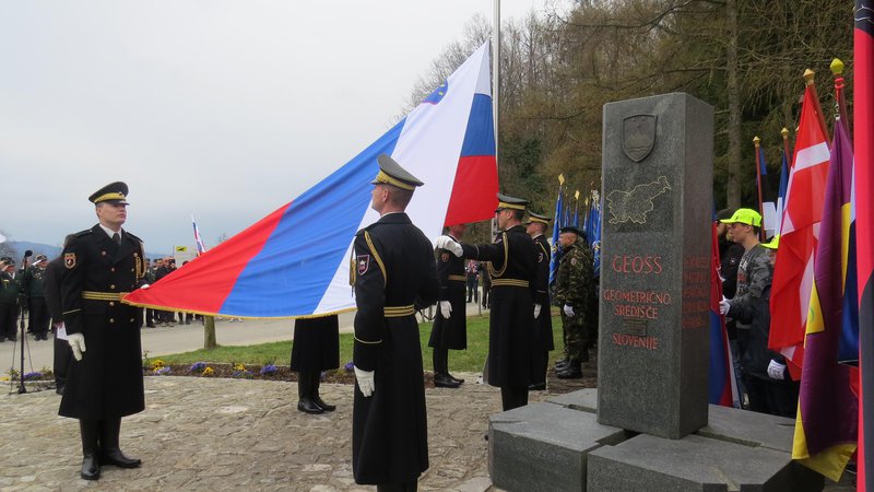 Fotografija: Ob pomniku Geoss v Spodnji Slivni je bilo ob prazniku slovenske zastave še posebej slovesno.