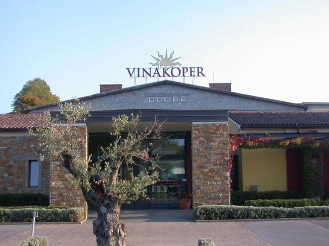Leta 2017 je Vinakoper prodal več kot tri milijone litrov vina in ustvaril 9,4 milijona evrov prihodka ter skoraj pol milijona evrov čistega dobička. Lani pa za skoraj tretjino povečal izvoz. Foto Boris Šuligoj