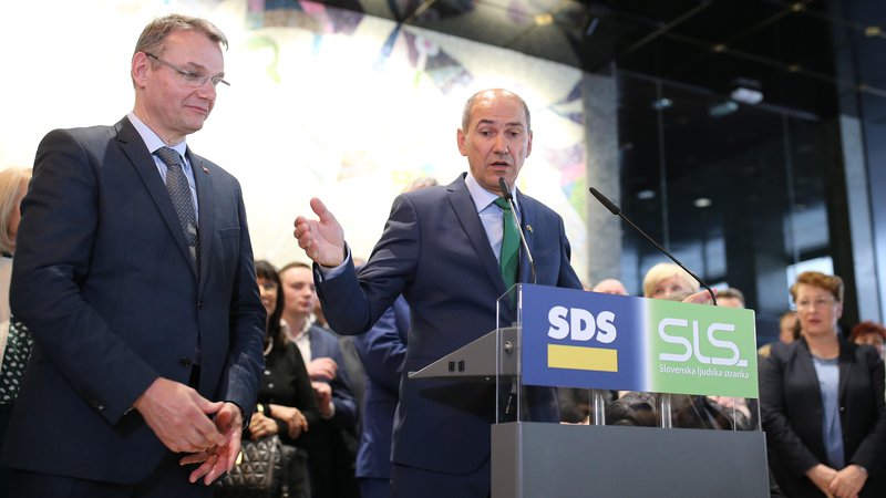 Fotografija: SDS in SLS, ki se s skupno listo potegujeta za vsaj tri poslanske mandate v evropskem parlamentu, bi Domovinska liga z drobljenjem glasov lahko odnesla mandat. FOTO: Tomi Lombar/Delo