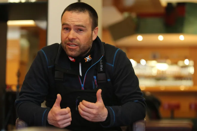 Janez Slivnik se je že&nbsp;leta 2014 dogovarjal za vrnitev v slovensko smučanje, a naposled ključnega koraka ni storil, odločil se je za izziv v Avstriji.&nbsp;Bo vodstvu SZS tokrat uspela snubitev? FOTO: Tomi Lombar/Delo