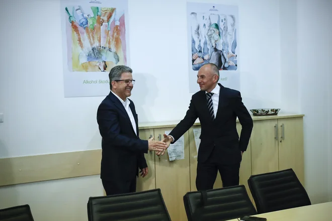 Aleš Šebeder, minister za zdravje, verjame, da se lahko s predstavniki Fidesa in drugimi sindikati dogovori o veliko nerešenih zadevah. FOTO: Uroš Hočevar/Delo