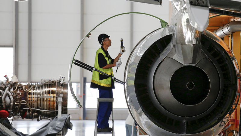Fotografija: Težave Boeinga ne koristijo Airbusu, saj je njegova prozvodnja popolnoma zasedena. Državna pomoč obema je povzročila zaostrovanje med obalama Atlantika. FOTO: Reuters