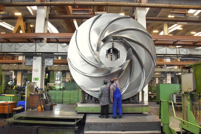 Posel je padel, Litostroj bo odpuščal. Na fotografiji je gonilnik turbine za hidroelektrarno za tujega naročnika v podjetju Litostroj Power. Foto Litostroj Power