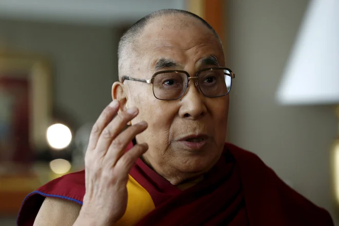 Dalajlama v svetu velja za pobudnika miru ter medverskega dialoga.Ob 80. rojstnem dnevu je dejal, da ima samo eno željo – mir na svetu. FOTO: Denis Balibouse/Reuters<br />