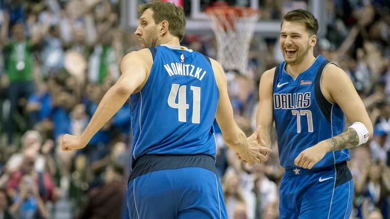 Fotografija: Predaja štafete pri Dallasu, Dirk Nowitzki ekipo, za katero je igral 21 let, prepušča Luki Dončiću. FOTO: Usa Today Sports