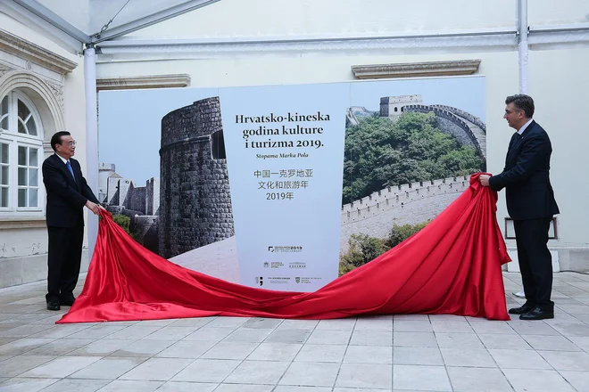 Kitajski premier Li Keqiang (levo) in njegov hrvaški gostitelj Andrej Plenković sta odprla tudi hrvaško-kitajsko leto kulture in turizma. FOTO: Davor Pongračić/Cropix