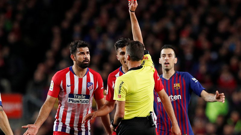 Fotografija: Diego Costa si je proti Barceloni spet privoščil veliko neumnost. FOTO: Reuters