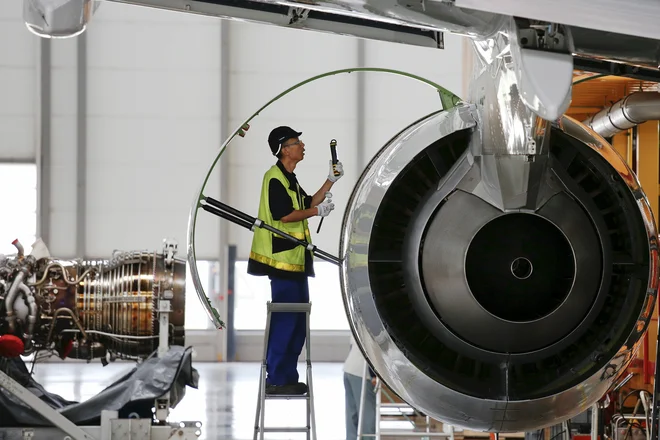 Nedovoljena državna pomoč letalskima velikanoma Boeing in Airbus je sprožila zadnji val Trumpovih napadov in obtoževanj. FOTO: REUTERS/Damir Sagolj
