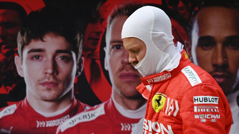 Fotografija: Sebastian Vettel čuti pritisk nadobudnega moštvenega kolega Charlesa Leclerca. FOTO: AFP