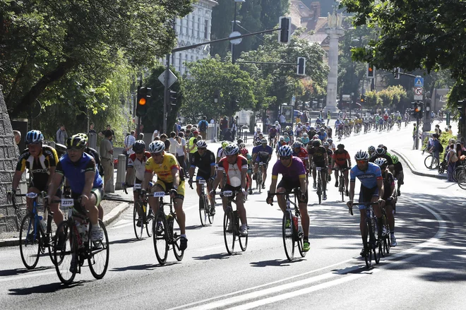 Na prvi izvedbi maratona Franja je nastopilo okoli 700 udeležencev. Lani se je tega tridnevnega kolesarskega praznika udeležilo več kot sedem tisoč kolesarjev. FOTO: Leon Vidic