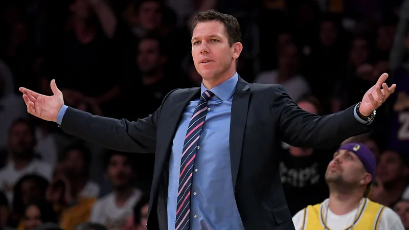 Fotografija: Luke Walton je zdržal na klopi LA Lakers tri sezone. FOTO: AFP