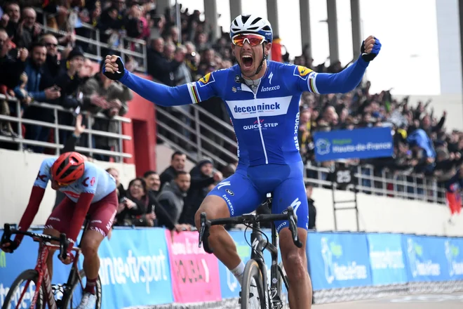 Philippe Gilbert je šele tretjič v karieri dirkal na Pariz-Roubaixu, a je že zapisan med legende severnega pekla. FOTO: AFP
