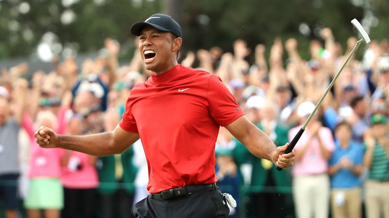 Fotografija: Takole se je osvojenega majorja po 11 letih veselil Tiger Woods. FOTO: AFP