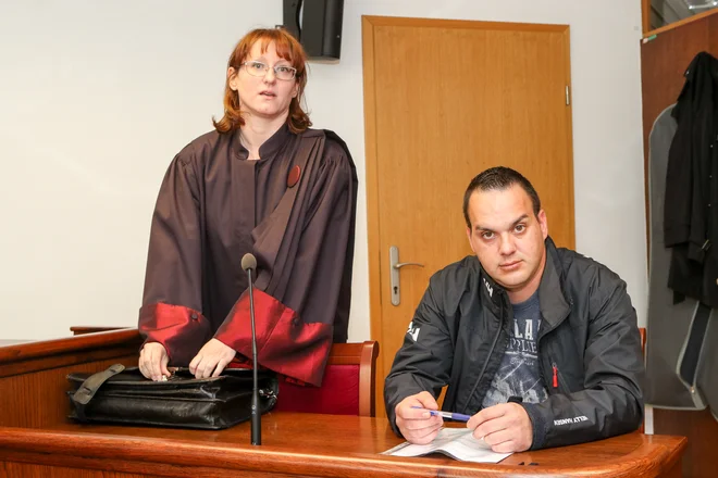 Uroš Smiljić in njegova pooblaščenka Maja Vagaja. FOTO: Marko Feist