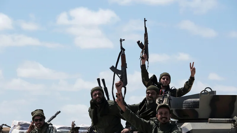 Fotografija: Haftar je naskok na Tripoli začel le nekaj dni pred napovedanim začetkom pogajanj o prihodnosti Libije. FOTO: Reuters