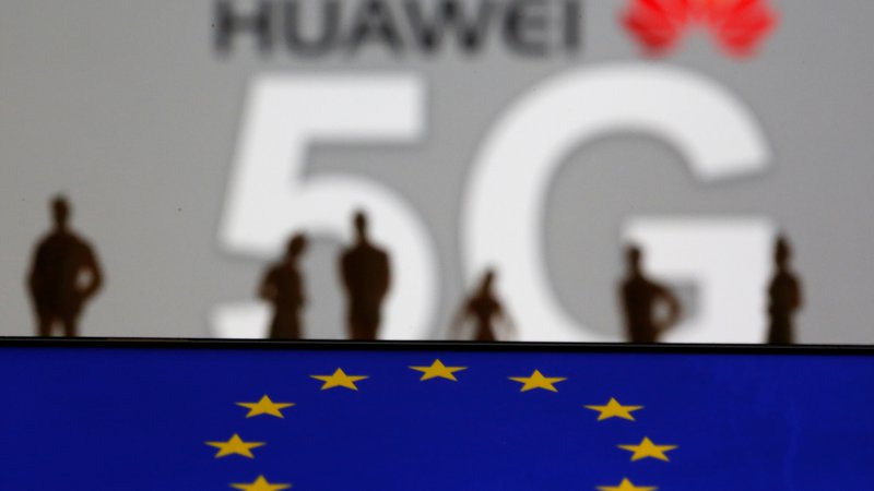 Fotografija: Kaže, da je »Huaweieva svetovna ureditev« zahodni del EU obarvala z nevtralno barvo. FOTO: Reuters