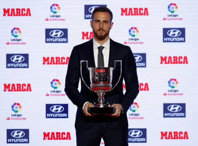 Ima že tri trofeje zamora za najboljšega čuvaja mreže v Španiji.
