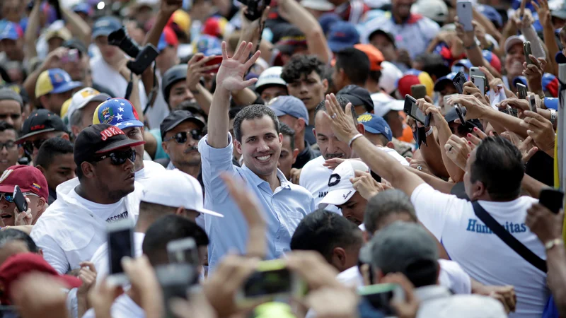 Fotografija: Guaidója neposredno podpira okoli 60 odstotkov Venezuelcev, je dejal Benigno Alarcón. Foto: Reuters