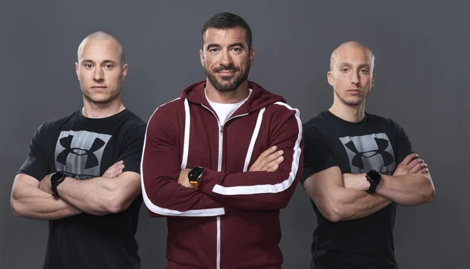 Marko z Filipom Kržišnikom in Blažem Slaničem, znanima kot F&B Acrobatics.