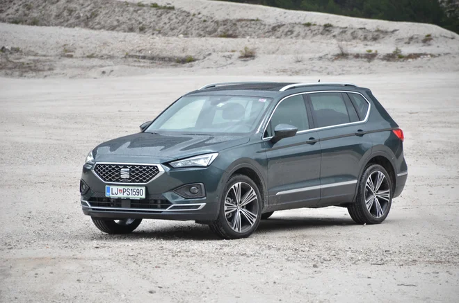 Seat tarraco je največji SUV te znamke, dokaj všečne pojave in s precej dobro vsebino. Kakšna malenkost pa ni za petico. FOTO: Gašper Boncelj