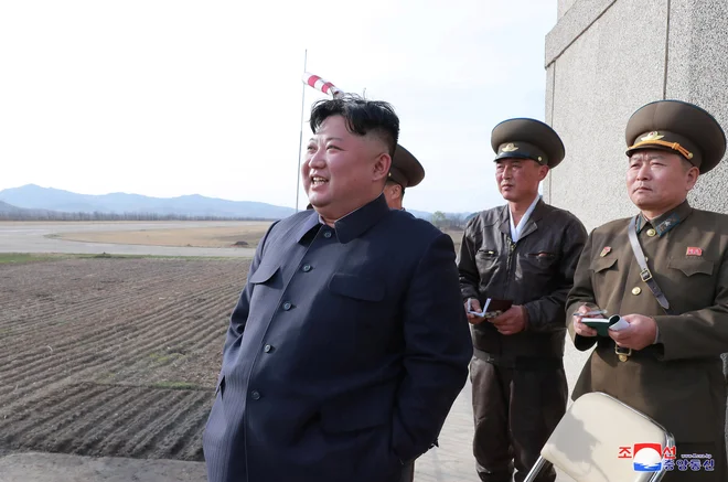 Preizkušanje orožja je Kim osebno nadzoroval. FOTO: Reuters