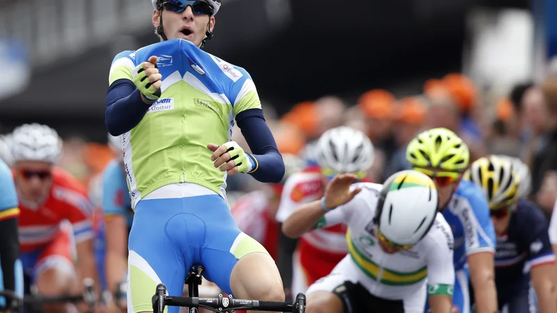 Fotografija: Matej Mohorič je na cestah dirke Amstel Gold postal mladinski svetovni prvak. FOTO: Reuters